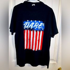 D.A.R.E USA graphic tee sz large